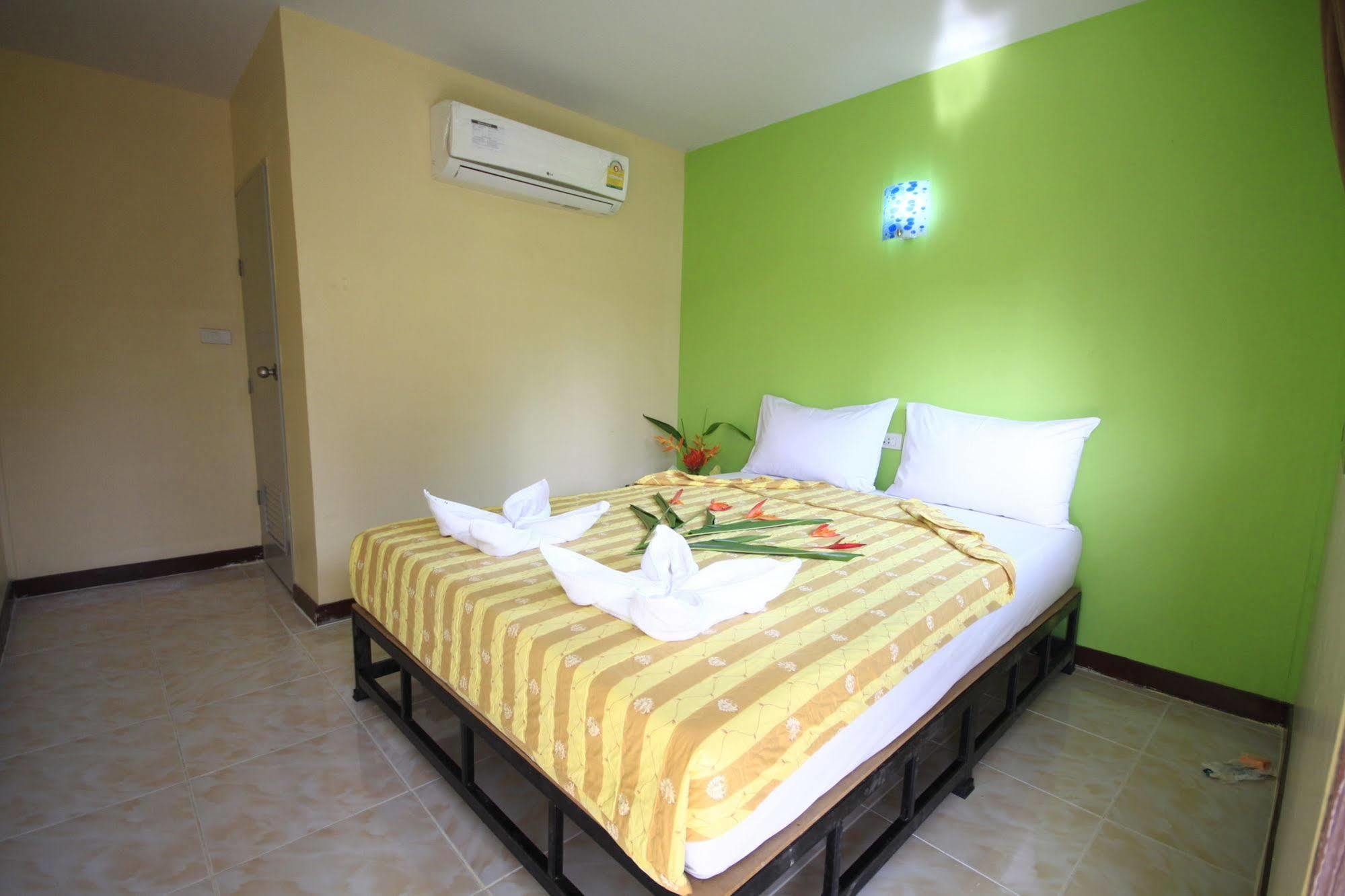 Appartement Pongpan House Phi Phi Extérieur photo